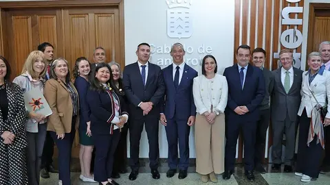 Firma del hermanamiento entre Lanzarote y San Antonio.