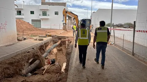 Zanjas bajo el cruce entre Argana y Titerroy.