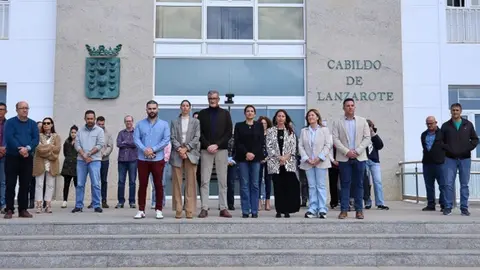 Minuto de silencio en el Cabildo de Lanzarote por las víctimas del 11M.