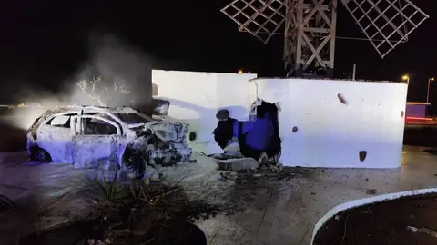 Imagen del vehículo y el molino