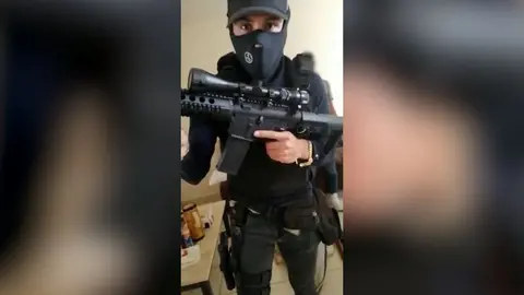 Imagen de cómo se disfrazaban para estafar a la gente