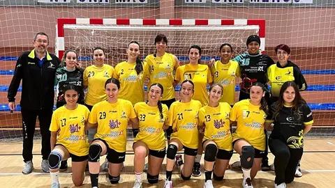 Jugadoras y cuerpo técnico del Puerto del Carmen Territorial.