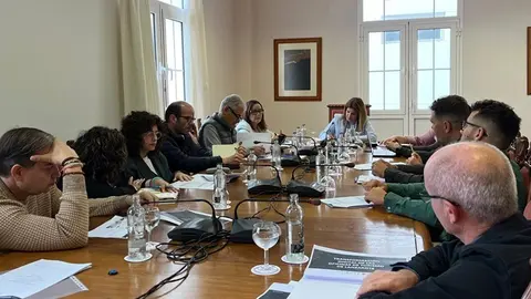 María Jesús Tovar con los ayuntamientos (1)