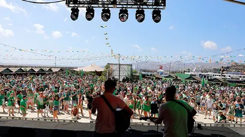 Plaza del Varadero de Puerto del Carmen durante uno de los actos de celebración de Saint Patrick.