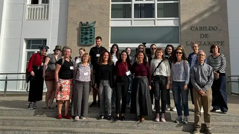 Alumnado del programa Erasmus+ del IES Las Salinas en la visita al Cabildo de Lanzarote.