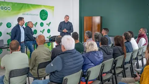 Fernando Clavijo este sábado con sus compañeros de El Hierro