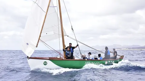 Regata de entrenamiento de barquillos de 8,55 metros.