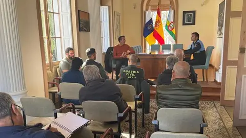 Imagen del encuentro que se ha producido en Haría para hacer un balance del Carnaval