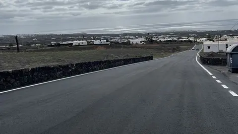 reasfaltado camino tendido eléctrico Mácher