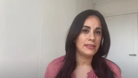 Vidina Espino en una imagen de archivo participando en una entrevista en la televisión pública del Archipiélago.