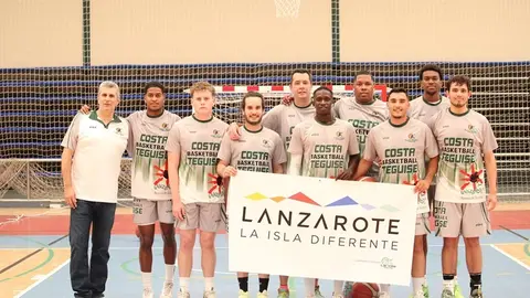 Jugadores y cuerpo técnico del Hortofrutícola Lanzarote.