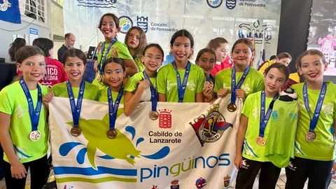 Componentes del CD Pingüinos desplazados al Campeonato de España de Natación Artística.