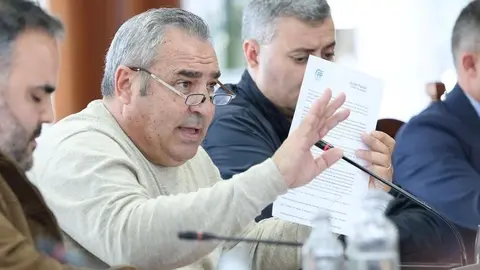 El portavoz del PP, Ángel Vázquez, defendiendo la moción este martes en el Cabildo