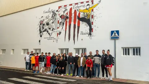 Imagen del precioso mural que se ha creado para homenajear al señero club lanzaroteño