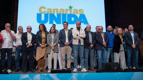Los representantes del equipo que acompañará a Fernando Clavijo en su nuevo mandato