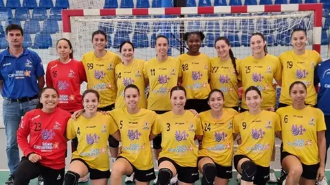 Jugadoras y cuerpo técnico del CB Puerto del Carmen.