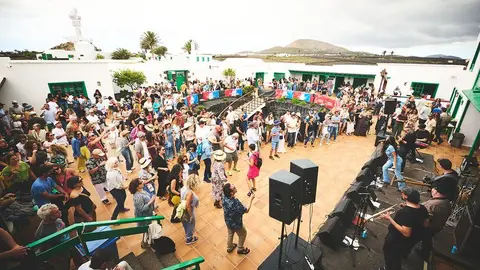 El público llenó el Monumento al Campesino.