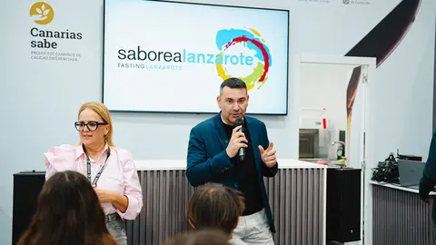 Oswaldo Betancort junto a Nori Machín en el Salón Gourmets Madrid.