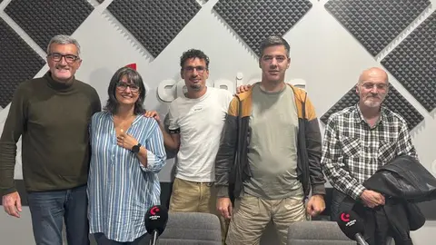 Marci Acuña, Leti Padilla, Alby Ramírez, Daniel Gutiérrez y Alejandro González tras finalizar el programa.