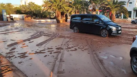 Imagen de una zona llena de barro en Costa Teguise