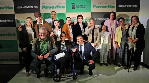 Protagonistas de la docuserie Mi Lugar Favorito junto a Oswaldo Betancort y Marci Acuña.