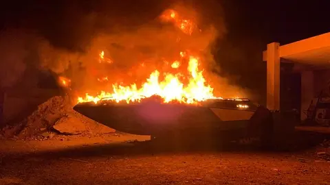 Fuego localizado dentro de la embarcación.