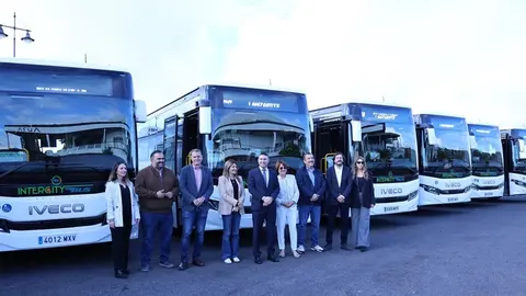 Presentación 13 nuevas guaguas.