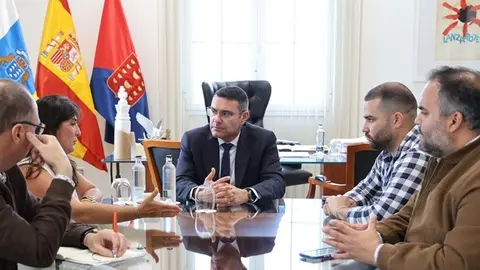 Reunión de Oswaldo Betancort con la viceconsejera de Transición Ecológica.