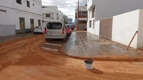 Barro en las calles de Arrecife tras las fuertes lluvias vividas el pasado 12 de abril.