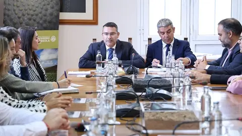 Oswaldo Betancort y Narvay Quintero presidiendo la reunión del comité FAO-SIPAM