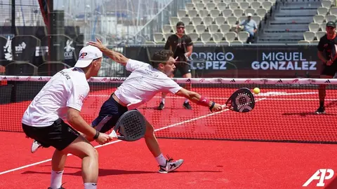 Imagen de un partido del A1 Padel Lanzarote.