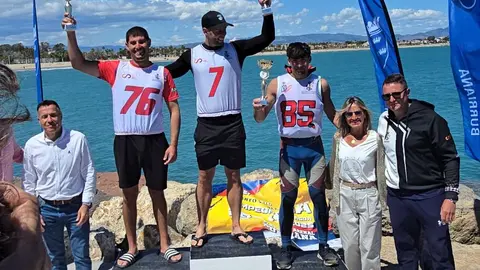 El piloto lanzaroteño satisfecho después de su meritorio segundo puesto.