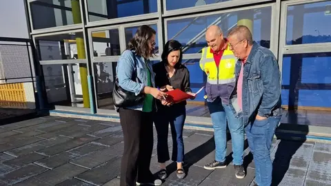 Abigail González en una de las obras de un centro infantil.