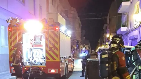 Bomberos en la calle León y Castillo.