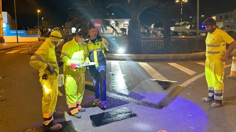 Jacobo Medina supervisando los trabajos