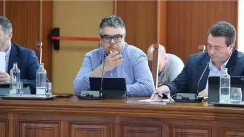 Armando Santana en un pleno del Cabildo.