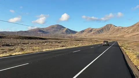 Imagen de la carretera con el nuevo asfalto