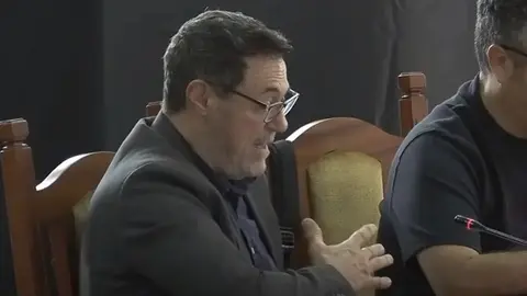 Imagen de archivo del portavoz de VOX durante un pleno del Cabildo de Lanzarote. 