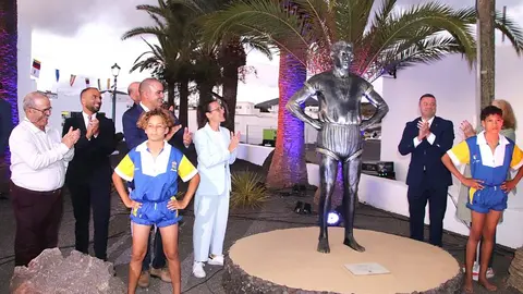 Momento de la inauguración de la preciosa escultura