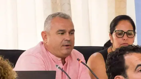 Jacobo Lemes en un pleno del Ayuntamiento de Arrecife.