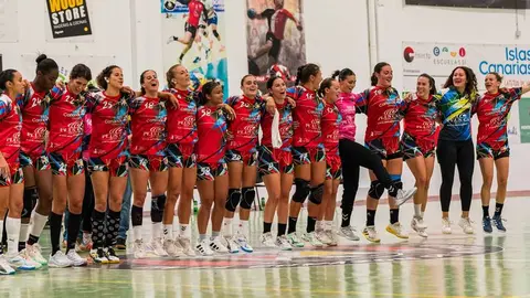 Las jugadoras celebrando el enorme éxito de una temporada irrepetible
