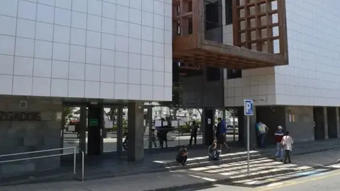Imagen de entrada de los juzgados de Arrecife.