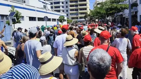 Imagen de la manifestación del pasado domingo en Arrecife en la que participó el alcalde de Tías.