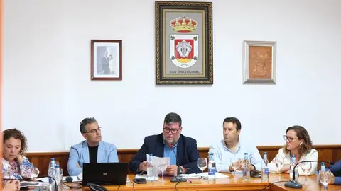 Isidro Pérez en el pleno del Ayuntamiento de San Bartolomé.