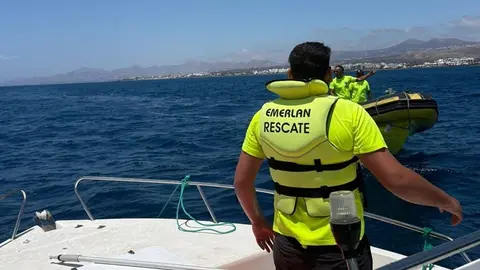 EMERLAN durante las labores de búsqueda en Playa Honda.