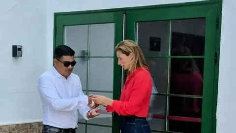 Entrega de llaves al nuevo adjudicatario.