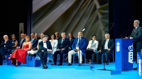 Fernando Clavijo durante su discurso en presencia de los premiados