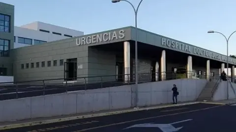Entrada al servicio de Urgencias del hospital Molina Orosa.