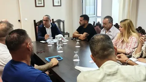 Reunión con los clubes de lucha.