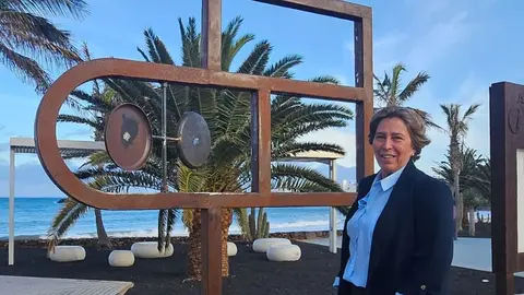Rita Hernández en una de las playas del municipio.